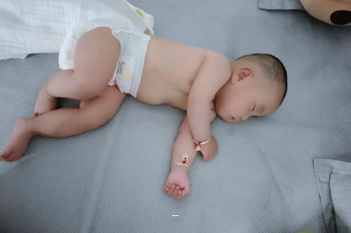 邳州宝宝夏天要穿袜子吗 邳州宝宝夏天要穿袜子吗